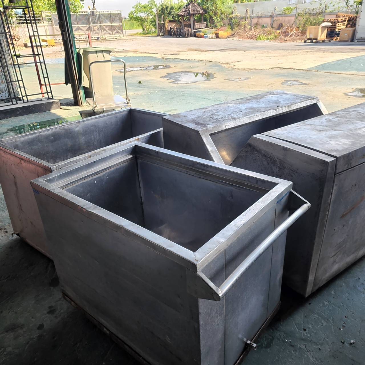 ถังน้ำแข็งสแตนเลส 13000 บาท