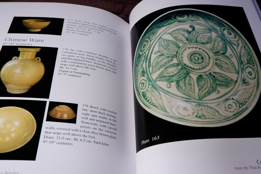 Ceramics from the Thai-Burma Border by Sumitr Pitiphat ปี 1992
