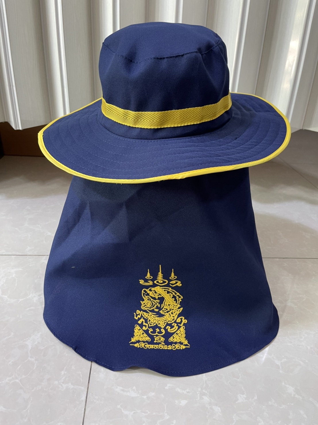 หมวกปีกคลุมหน้าแฟชั่น