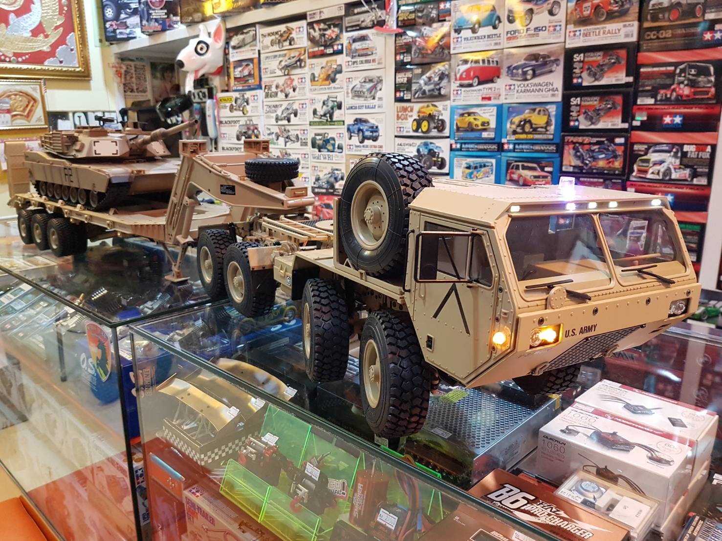 U.S. M983 Hemtt Oshkosh 8x8 Military Tactical Truck w/M747 Lowboy Trailer (Full-Option)