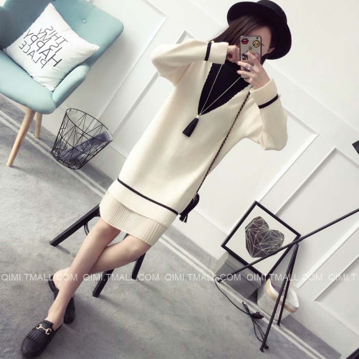 พรีออเดอร์ - เดรสไหมพรม Pre - DT119 (สีครีม)