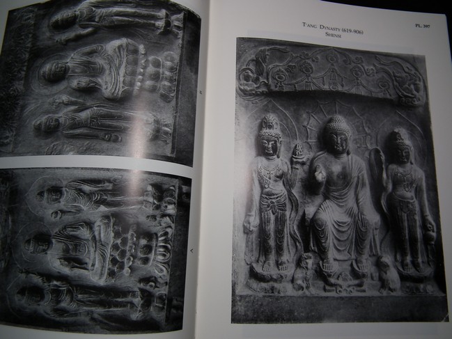 Chinese sculpture from 5 th -14 th century by Osvald Sirén ชุด 2 เล่ม ปกแข็ง 2 เล่ม บรรจุกล่อง ปี 1998