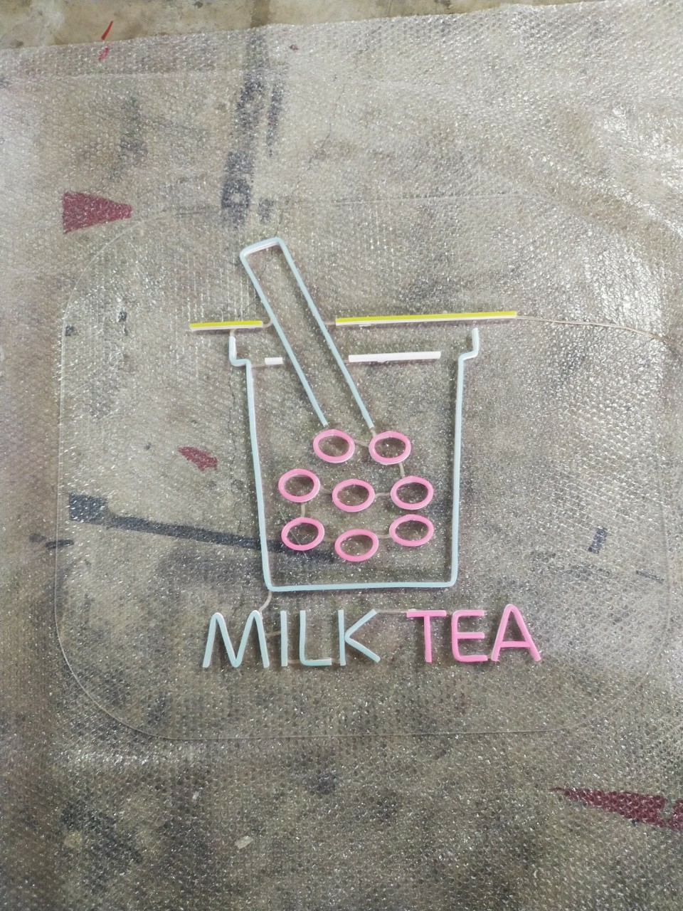 ป้ายไฟนีออน LED อะคริลิคใสรองหลัง