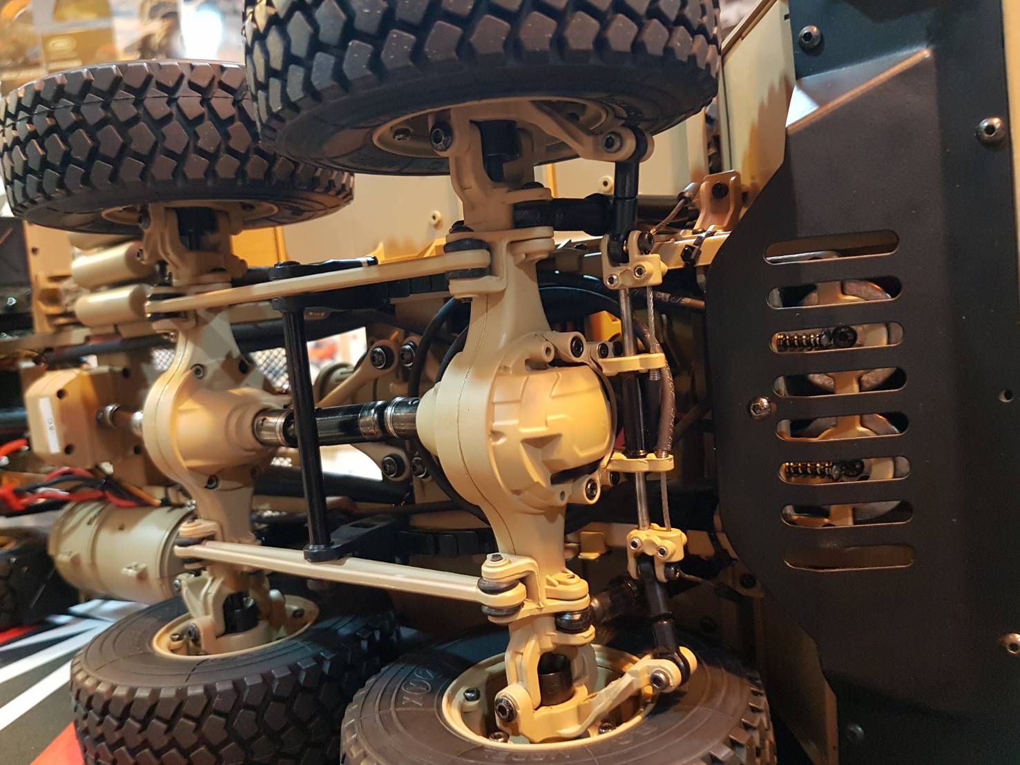 U.S. M983 Hemtt Oshkosh 8x8 Military Tactical Truck w/M747 Lowboy Trailer (Full-Option)