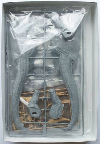 Brachiosaurus Diorama Set