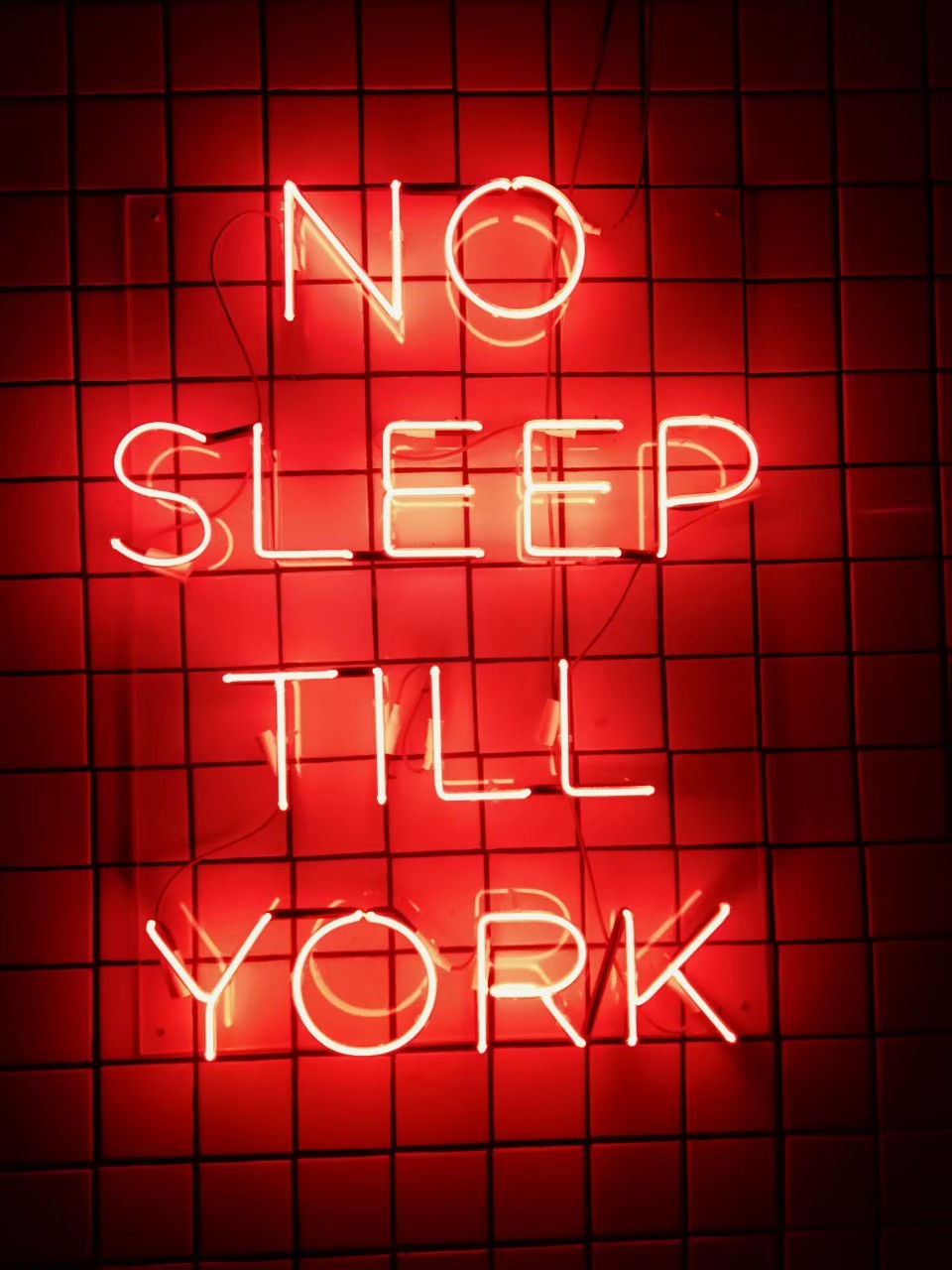 ป้ายไฟนีออนดัดหลอดแก้ว NO SLEEP TILL YORK