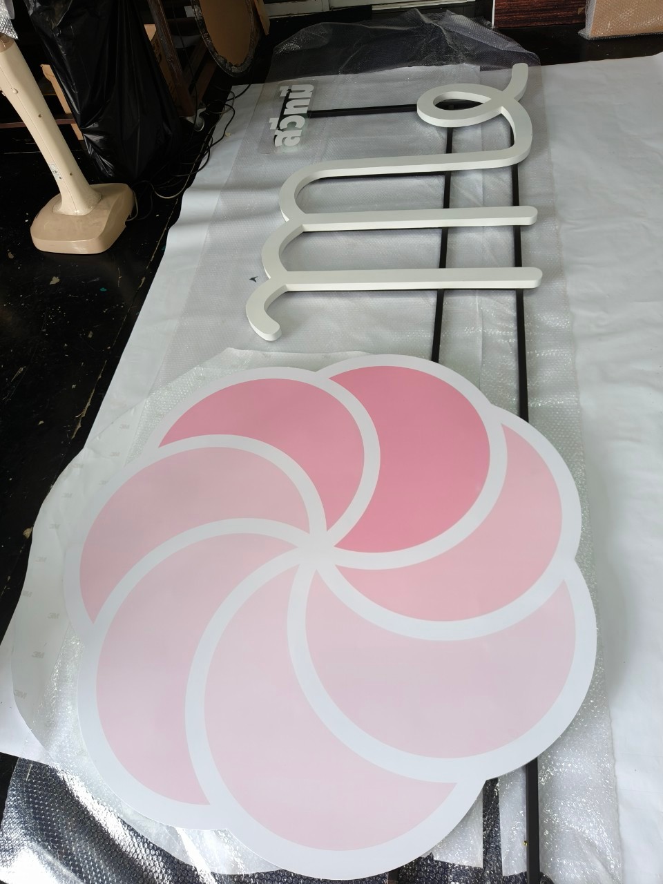 ป้ายร้าน Sweet Me ''สวีทมี''