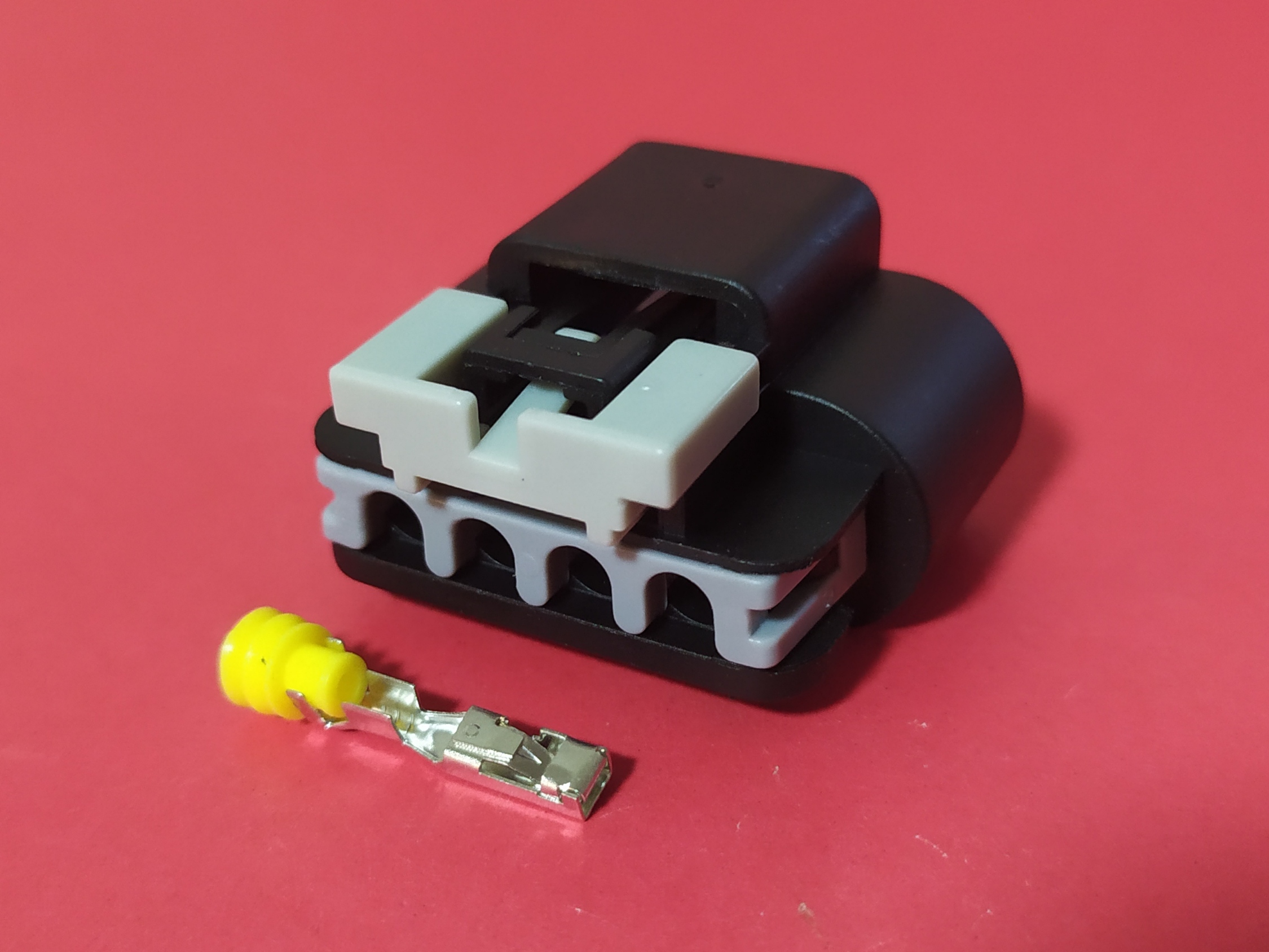 4 พิน ดำ Oil Pump #7042Y-2.8