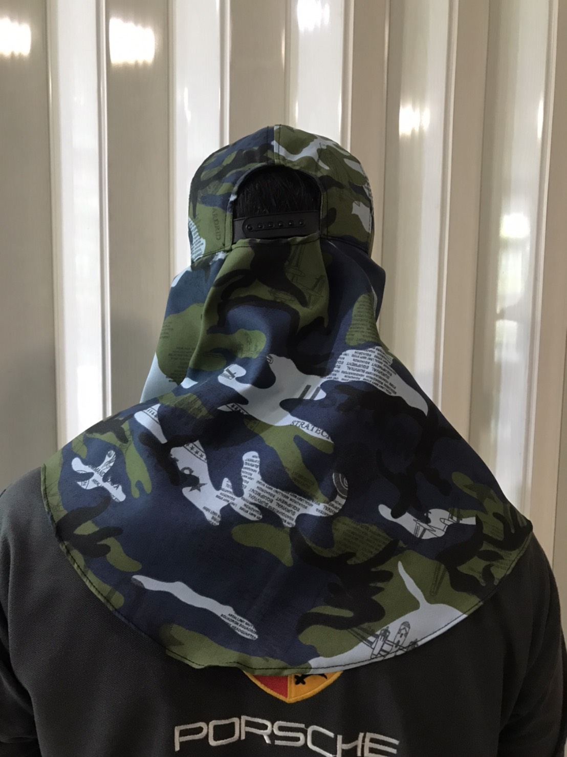 หมวกแก๊ปคลุมหน้าลายทหาร