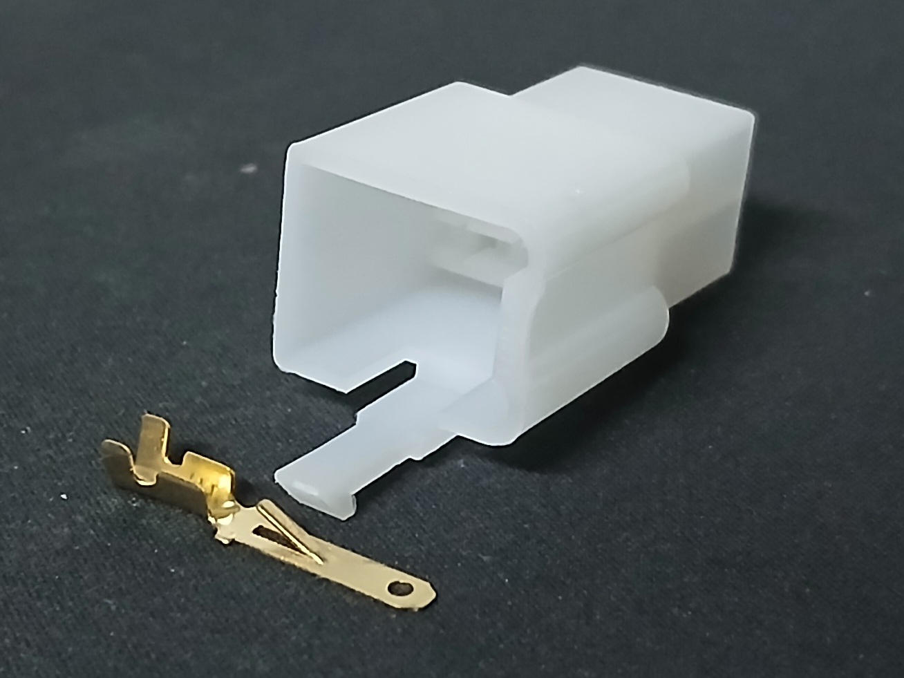 6 พิน 2.8 มม. ตัวผู้