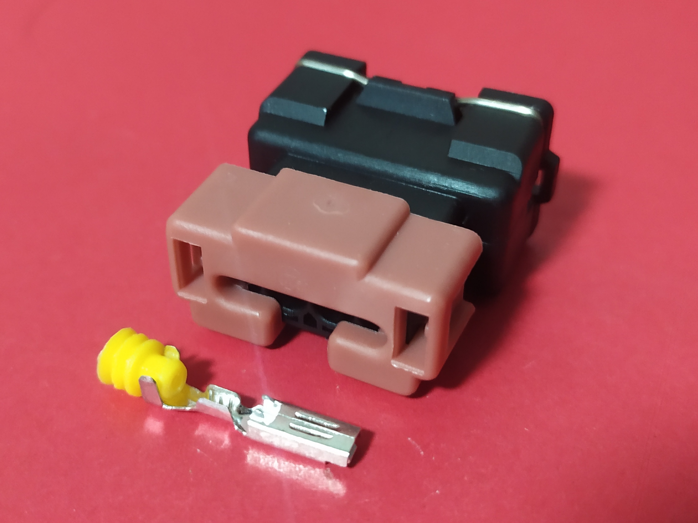 4 พิน ดำ Toyota, Mitsubishi (ร่องกลาง) #10378