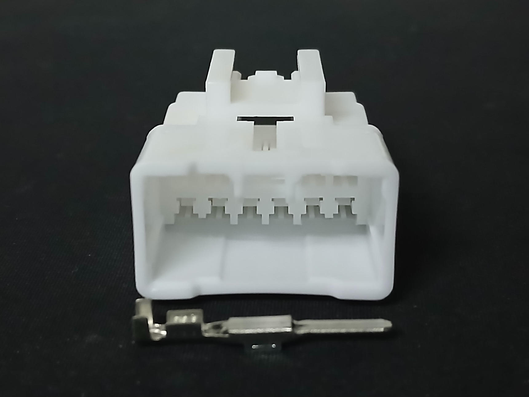 10 พิน ขาว กล่องคุมสเต็ปมอเตอร์เทอร์โบ วีโก้ #641059