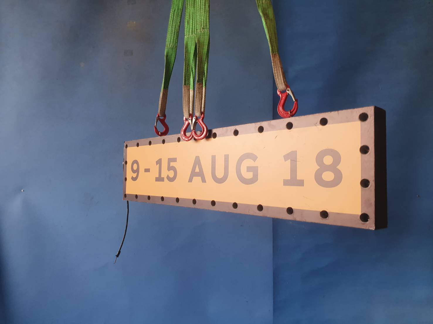 ขายป้ยไฟย้อนยุค ซื้อไปตกแต่งร้านเหล้าสวยๆไปเปลี่ยนข้อความสติ๊กเกอร์ได้ครับ ตัวใหญ่ 800 บาท ตัวกลาง 600 บาท ตัวเล็ก 500 บาท