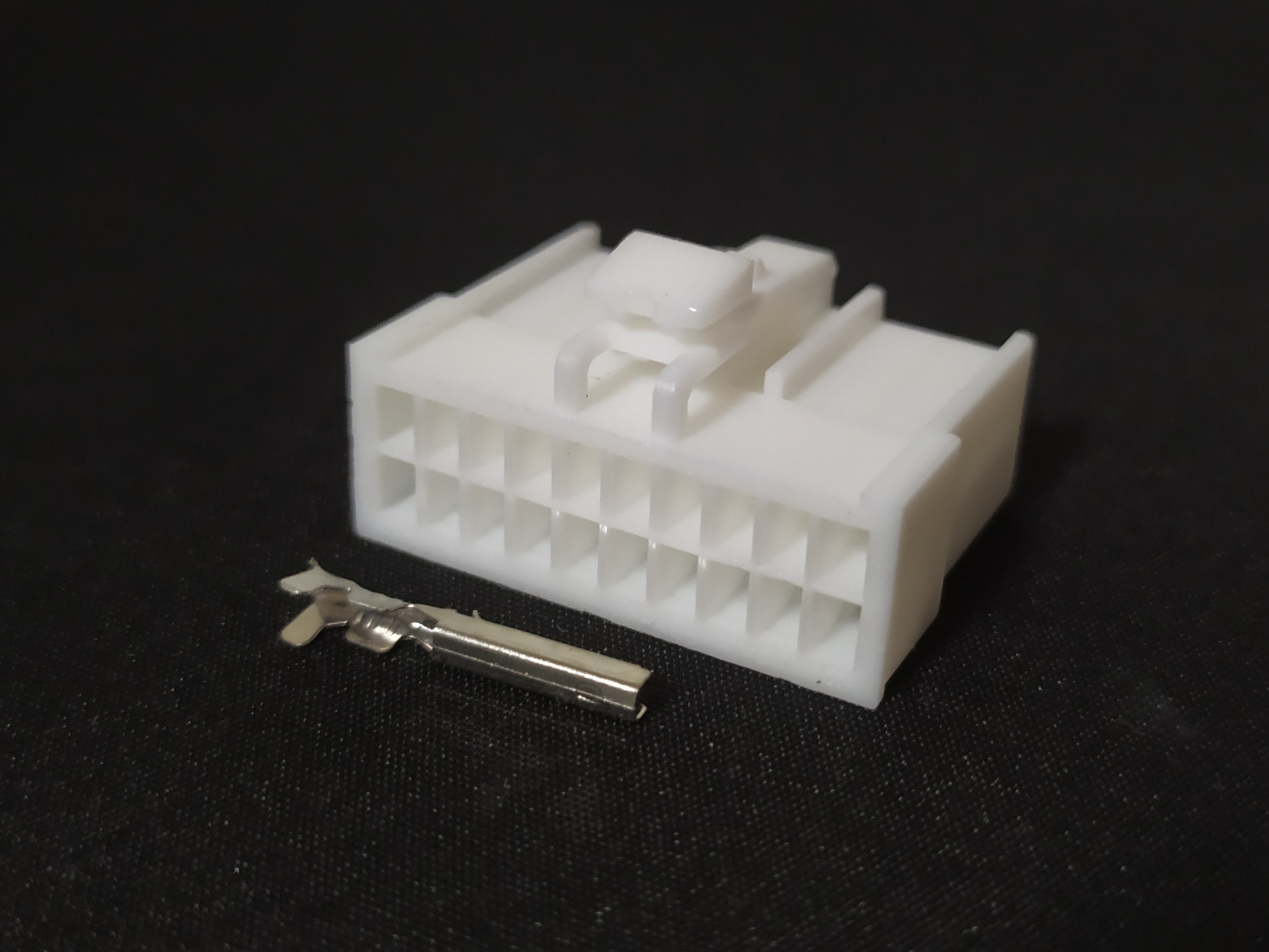 20 พิน ขาว Aux Mazda #1403