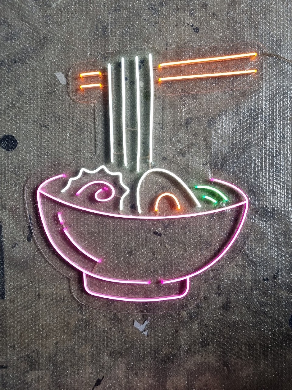 ไฟนีออน เฟค