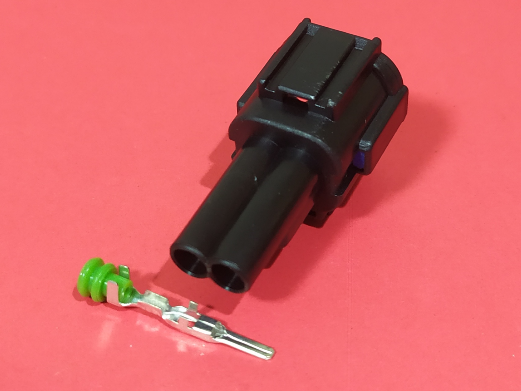 2 พิน ดำ/เขียว Nissan (ตัวผู้) #1774