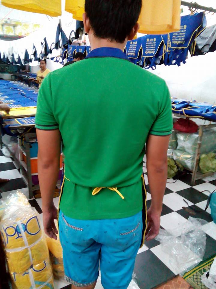 ผ้ากันเปื้อน ผ้ากันเปื้อนแม่ค้า เอี๊ยมแม่ค้า มีทั้งผ้าโซล่อนและผ้าโทเร