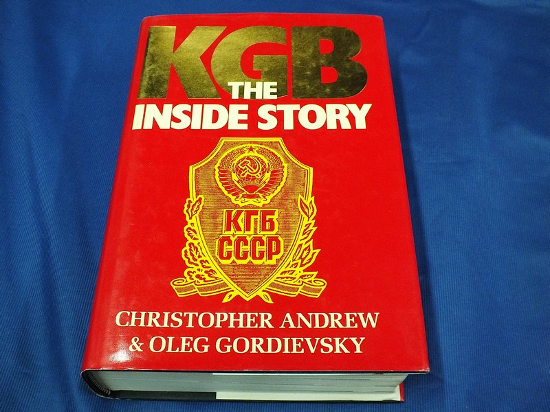 KGB THE INSIDE STORY BY CHRISTOPHER ANDREW & OLEG GORDIEVSKY ปกแข็ง ปี 1990