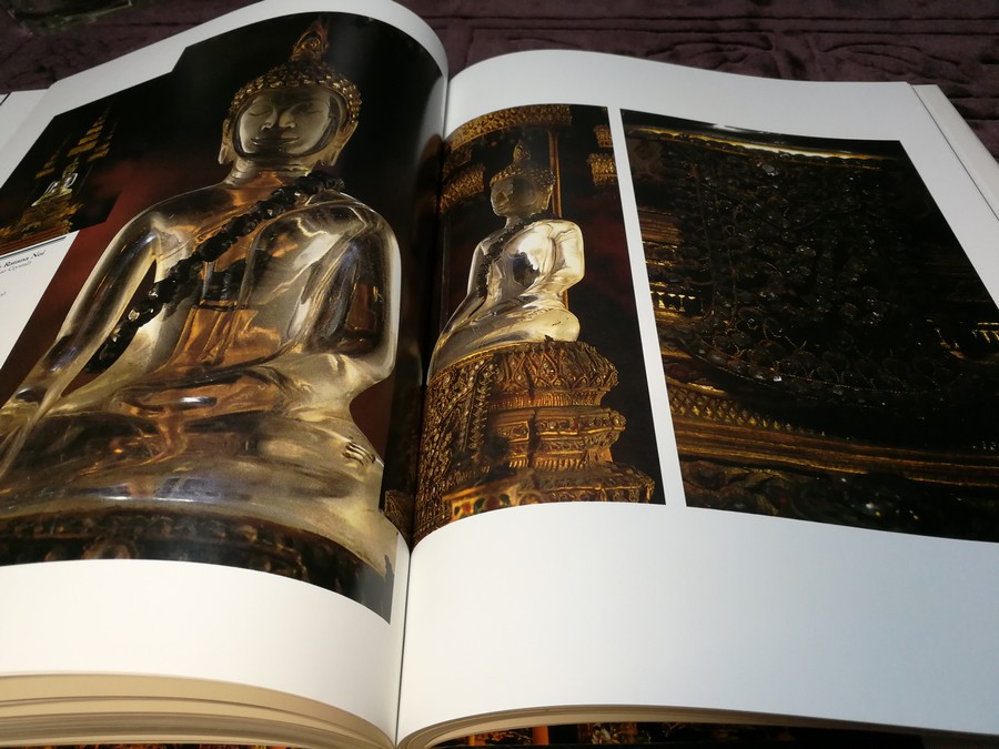 Buddha Images in the Grand Palace (พระพุทธปฏิมาในพระบรมมหาราชวัง) ปกแข็งมีกล่อง ปี 1994 (Pre-Order สอบถาม)