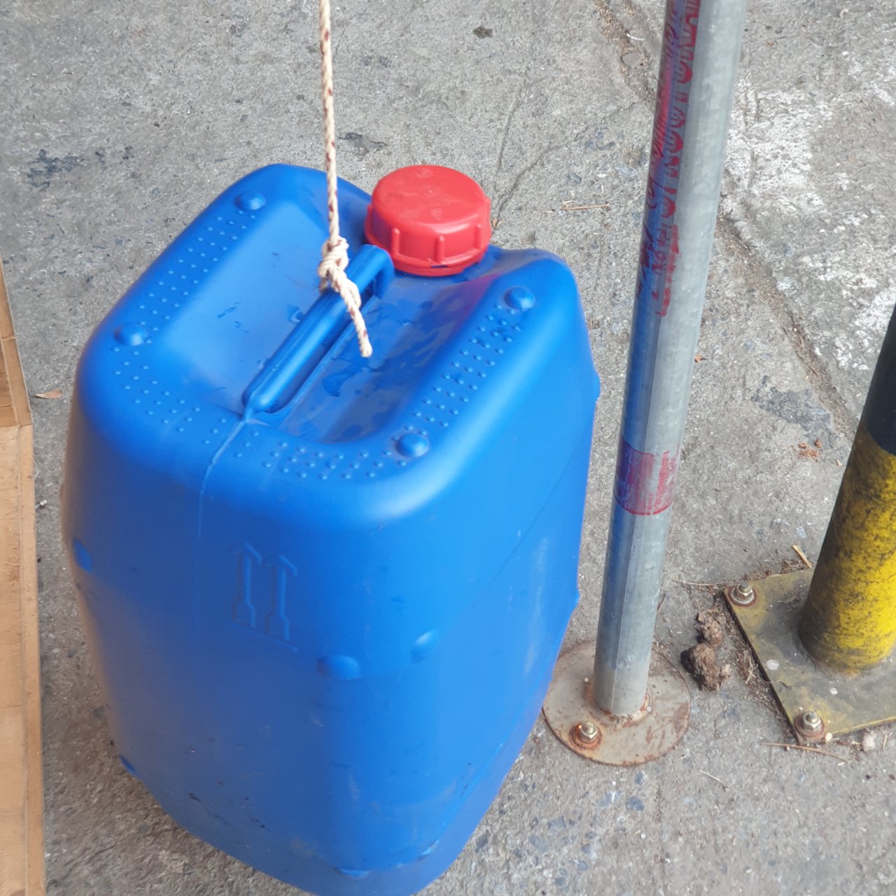 แกลลอน 20 ลิตร สีน้ำเงิน