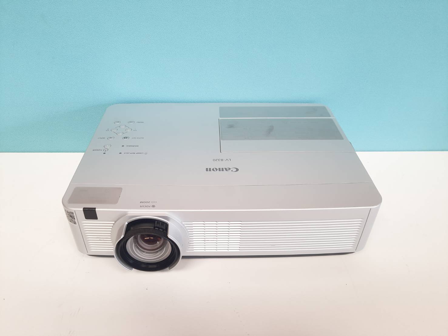CANON LV-8320 LCD โปรเจคเตอร์ WXGA wide screen resolution (1280 x 800) 3000 lumens