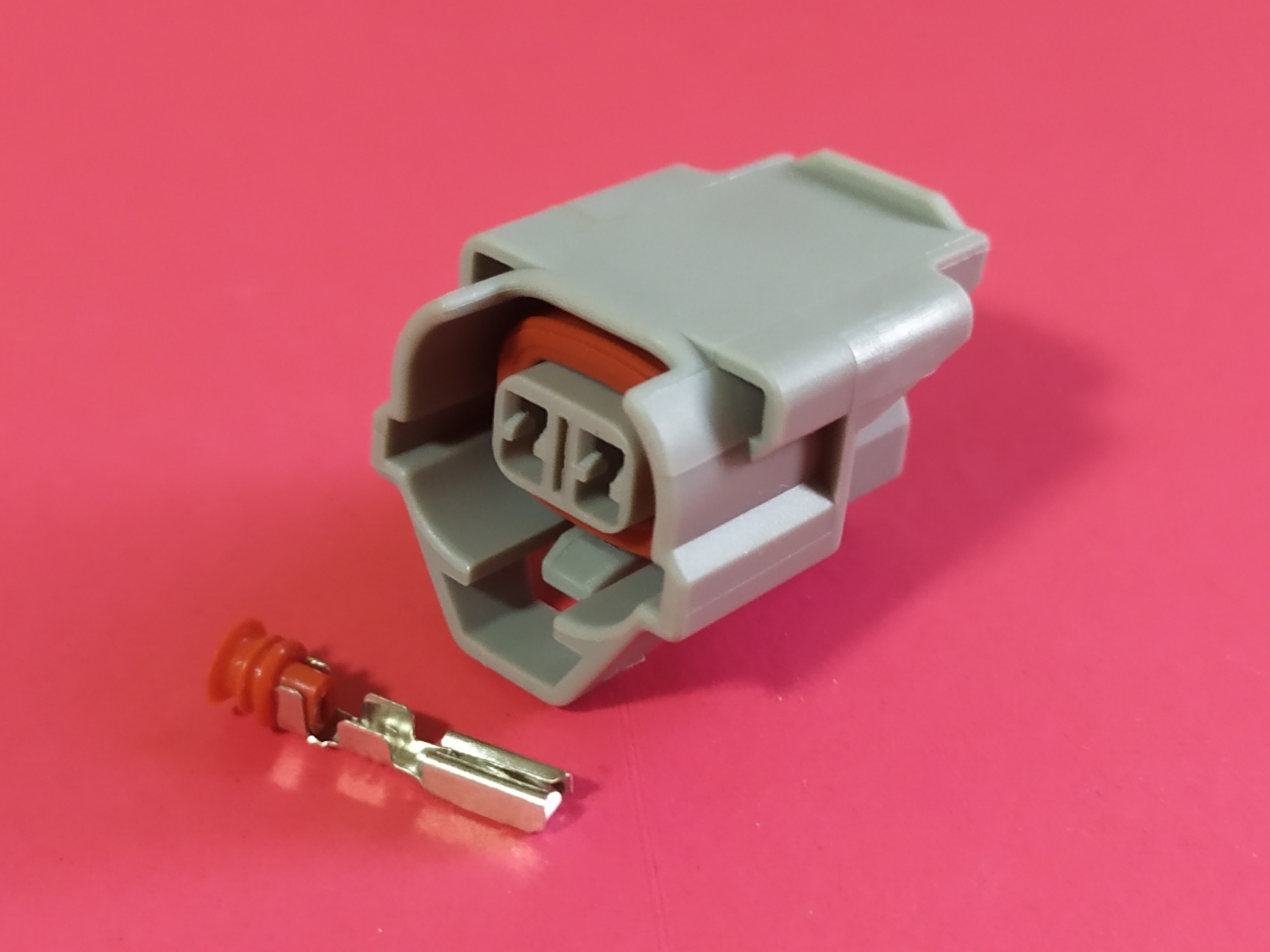 2 พิน เทา หัวฉีด มีฐาน (ตัวเมีย) #0060