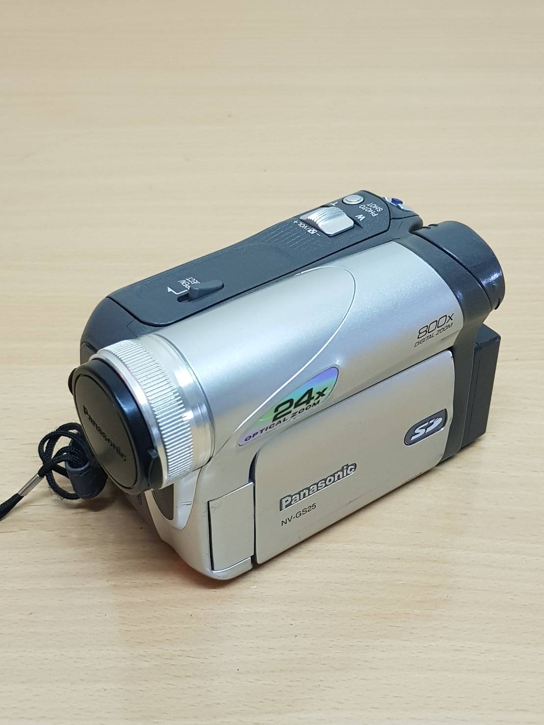 กล้องวีดีโอ Panasonic NV-GS25 Mini DV / 24 X Optical Zoom มือสอง