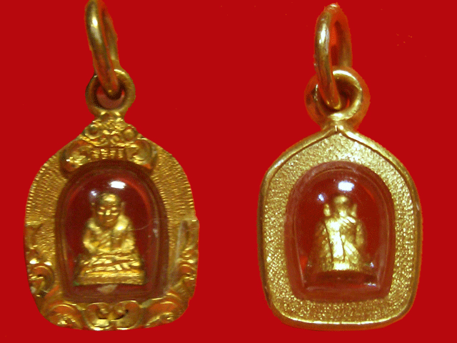หลวงพ่อเงินจิ๋ว เนื้อเงินชุบทอง เลี่ยมทอง