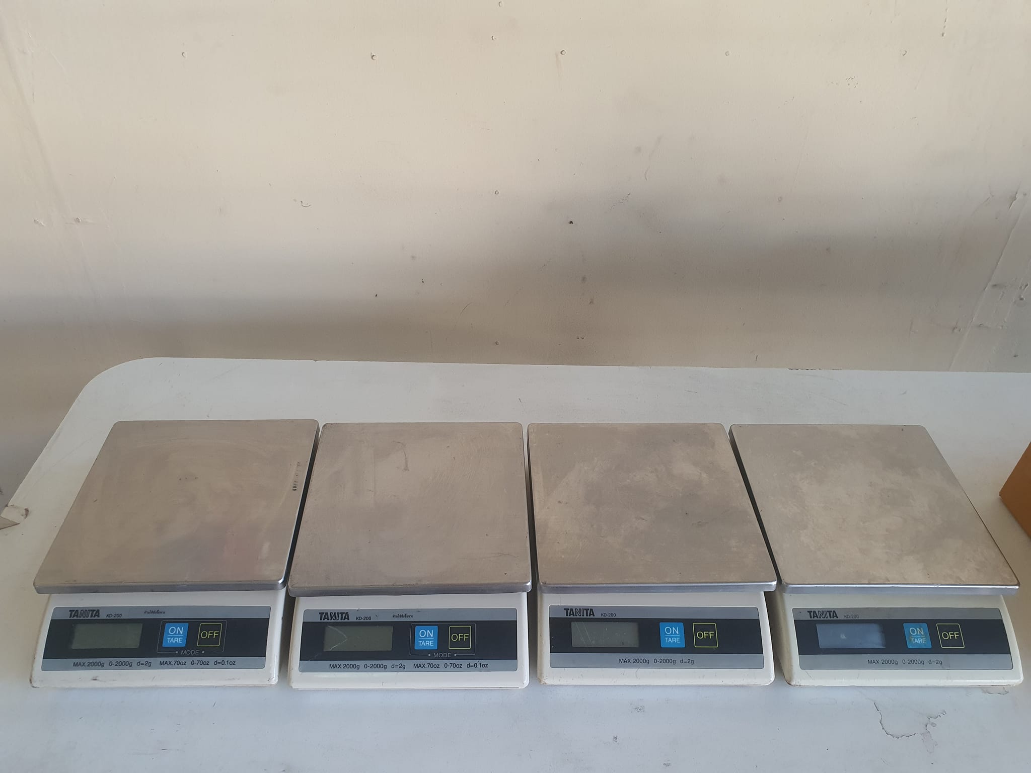 เครื่องชั่งดิจิตอลตั้งโต๊ะ TANITA 2000g ความละเอียด 2gมือสอง