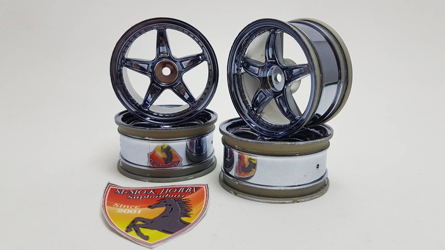 26mm Star Wheel Blue Luster (2mm Offset)(4pcs)