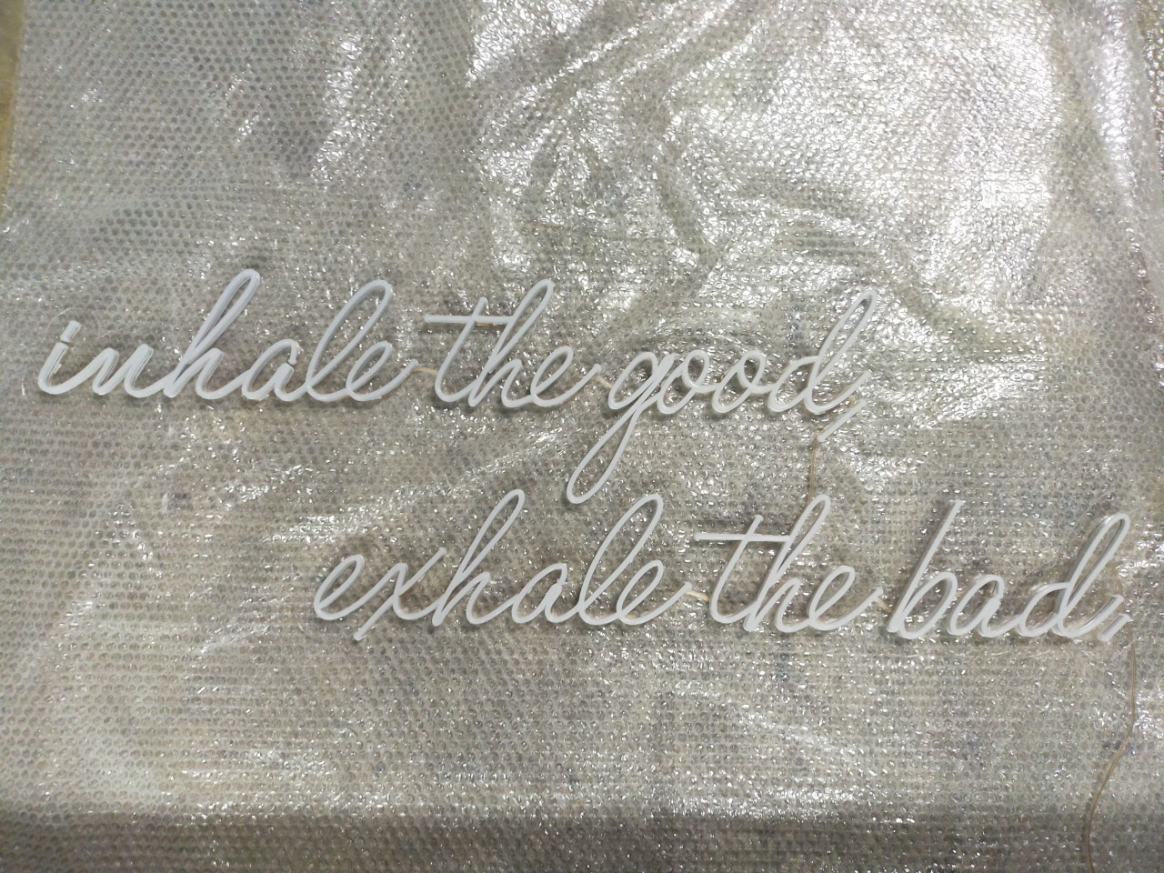 ไฟนีออน เฟค