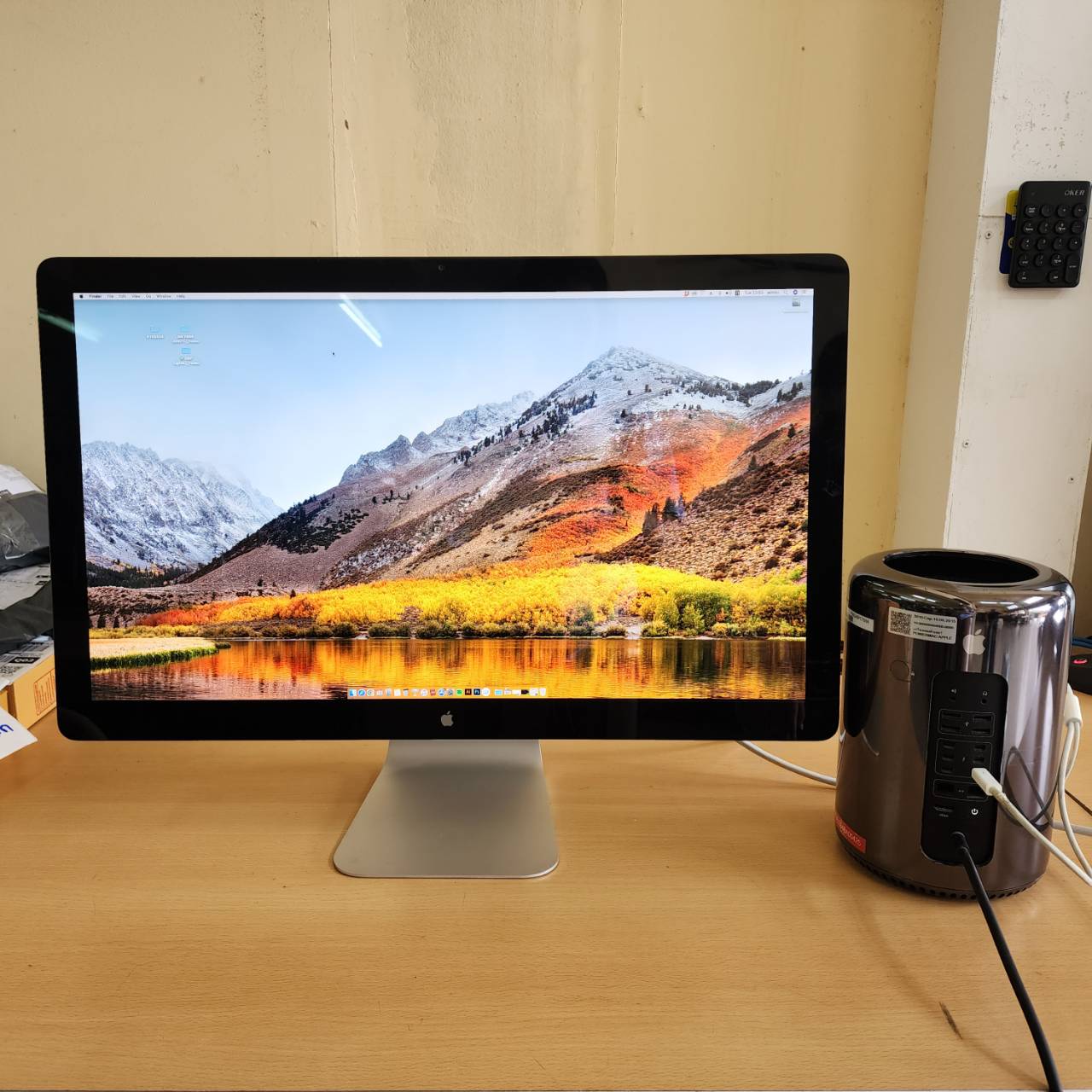 ขาย mac Pro 2013 ssd 1 TB Ram 24gB จอ mac 27 นิ้ว