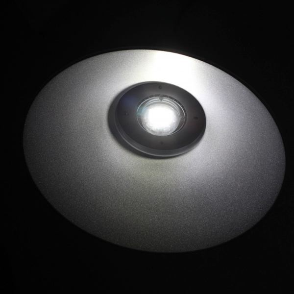 โคมไฮเบย์ LED 100w รุ่นมีพัดลมระบายความร้อน ยี่ห้อ Iwachi (แสงส้ม)