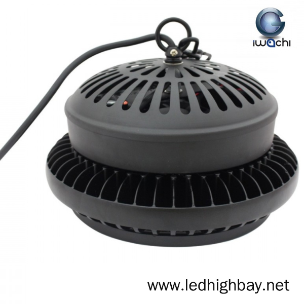 โคมไฮเบย์ LED 100w รุ่นมีพัดลมระบายความร้อน ยี่ห้อ Iwachi (แสงขาว)