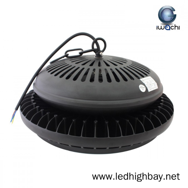 โคมไฮเบย์ LED 200w รุ่นมีพัดลมระบายความร้อน ยี่ห้อ Iwachi (แสงส้ม)