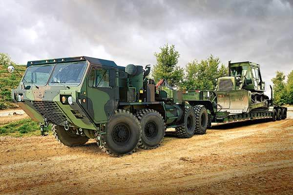 U.S. M983 Hemtt Oshkosh 8x8 Military Tactical Truck w/M747 Lowboy Trailer (Full-Option)