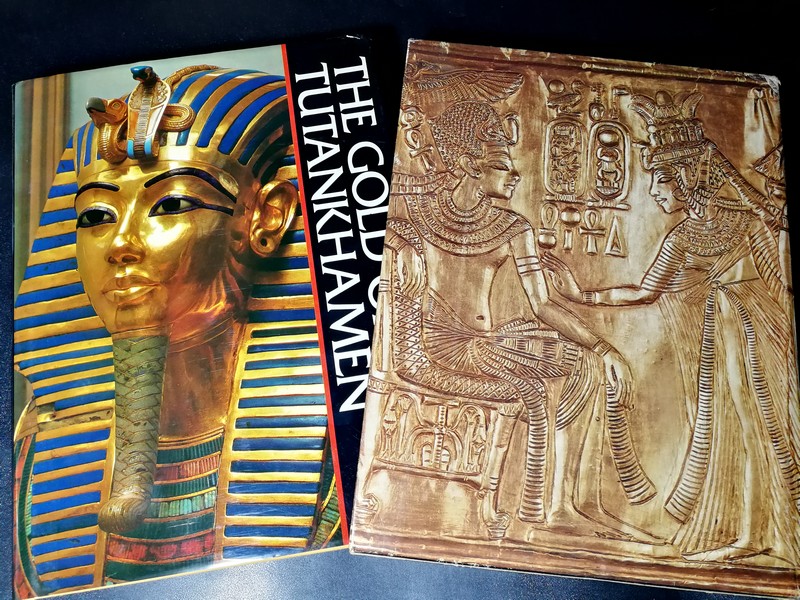 THE GOLD OF TUTANKHAMEN by Kamal EI.Mallakh / Amold C.Brackman ปกแข็ง พิมพ์เเรก ปี 1978