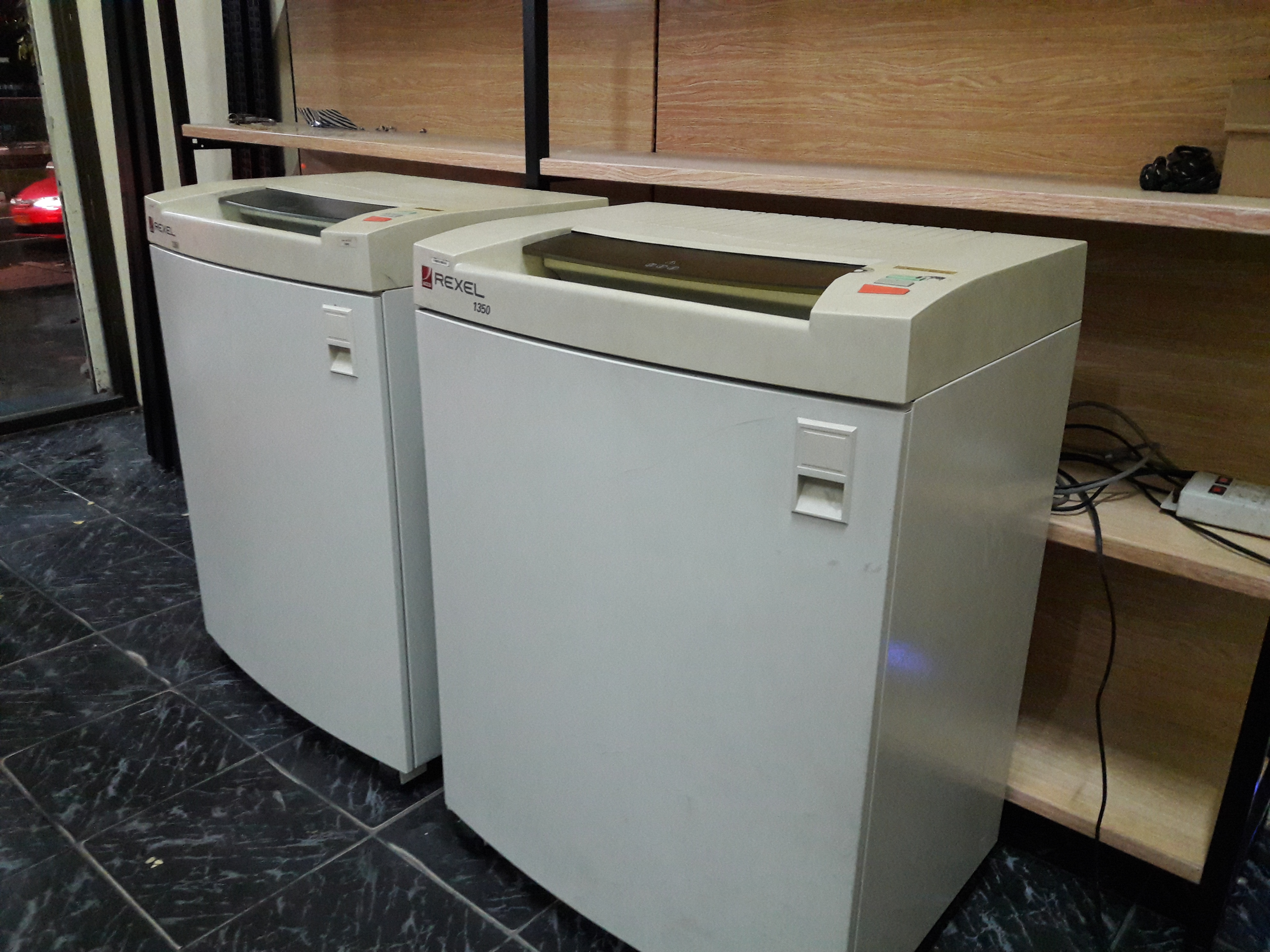 เครื่องทำลายเอกสาร Rexel รุ่น 1350 เครื่องทำลายเอกสารอัตโนมัติ มือสอง