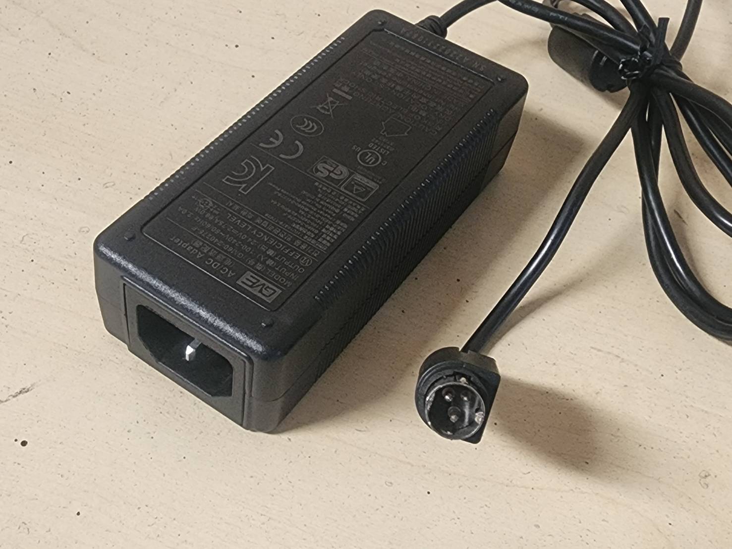 อะแดปเตอร์ AC สำหรับ GVE GM60240275F ของแท้ GM60-240275-F 24V 2.75A(3 Pin )