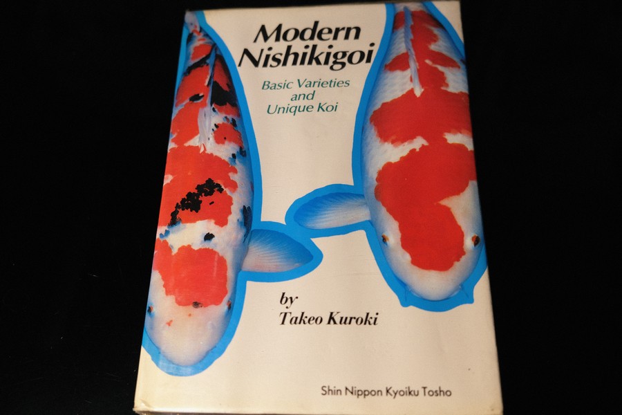 Modern Nishikigoi (basic varietries & unique koi) by Takeo Kuroki ปกแข็ง 240 หน้า ปี 1987