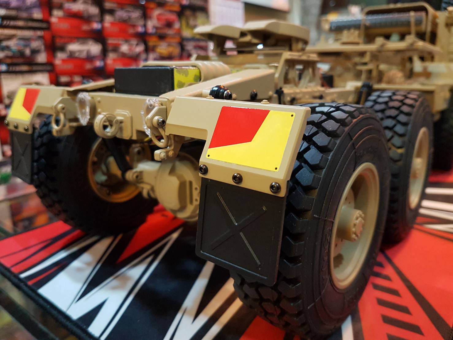 U.S. M983 Hemtt Oshkosh 8x8 Military Tactical Truck w/M747 Lowboy Trailer (Full-Option)