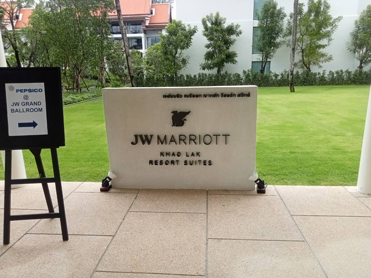 #งานติดตั้งป้ายอักษรสแตนเลสแฮร์ไลน์ทำสี