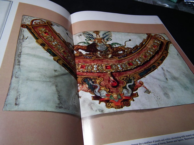 จิวเวลลี่โบราณ Jewellery through the ages ปกแข็งเล่มใหญ่ ปี 1970