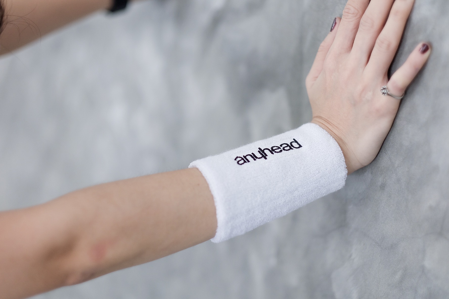 Sweat Absorber ผ้ารัดศรีษะ & ผ้ารัดข้อมือ (สีขาว)