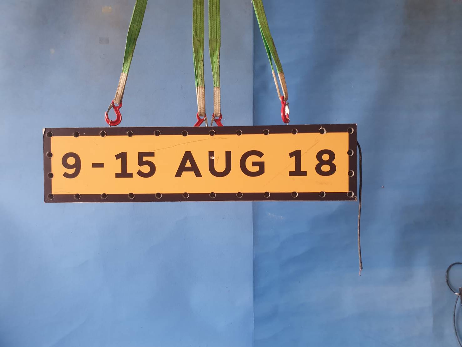 ขายป้ยไฟย้อนยุค ซื้อไปตกแต่งร้านเหล้าสวยๆไปเปลี่ยนข้อความสติ๊กเกอร์ได้ครับ ตัวใหญ่ 800 บาท ตัวกลาง 600 บาท ตัวเล็ก 500 บาท