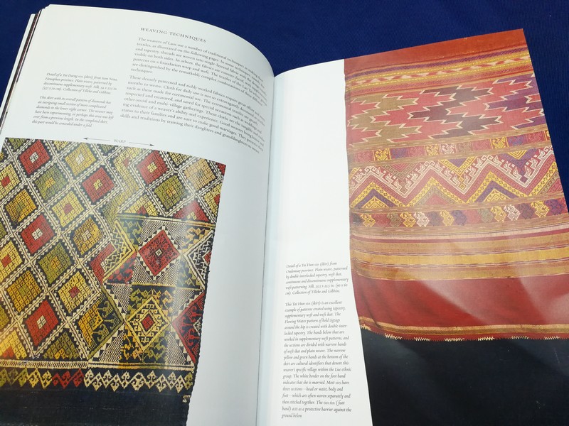 WEAVING TRADITION BY CAROL CASSIDY & WOVEN SILKS OF LAOS มี 160 หน้า ปี 2004