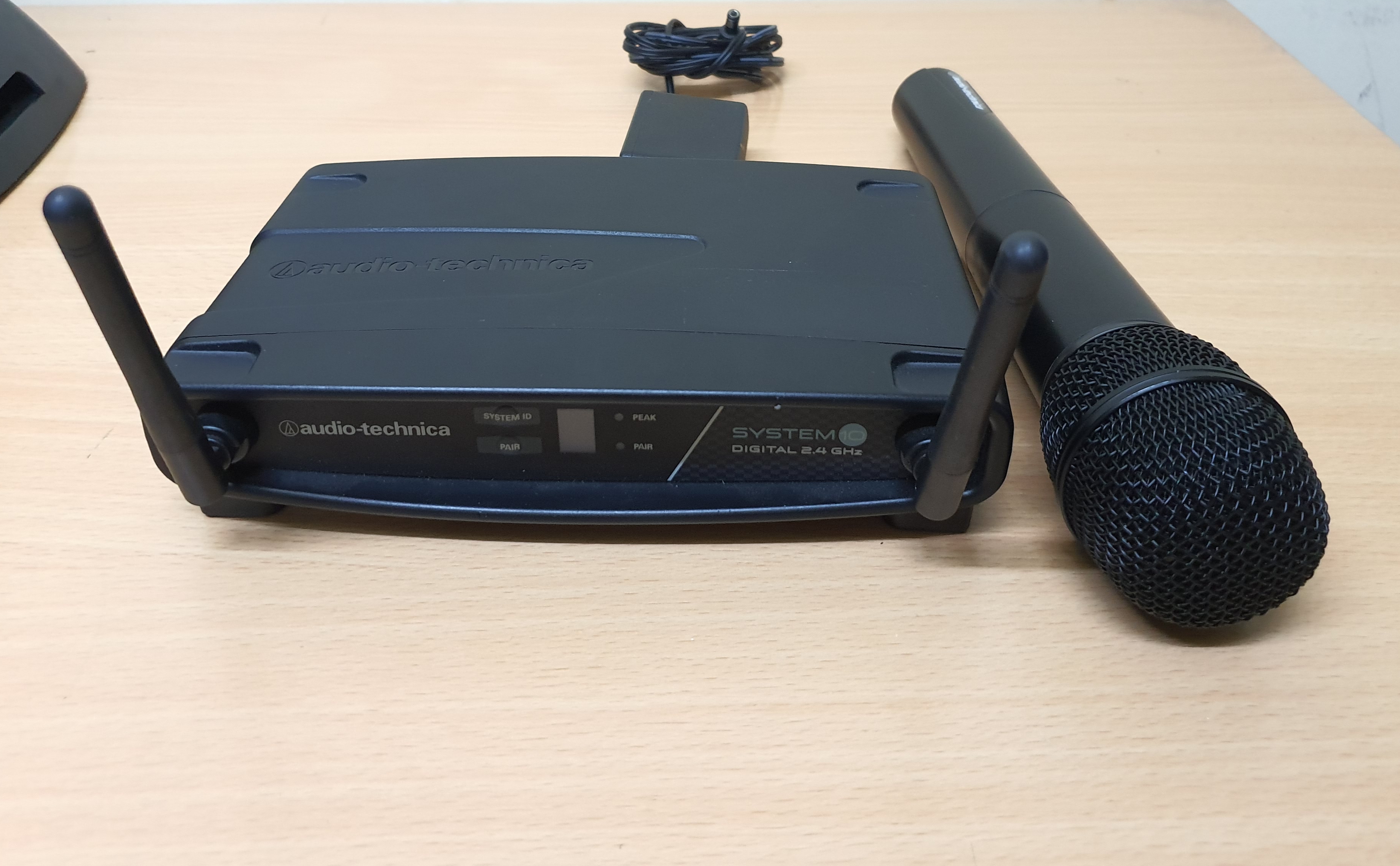 ไมโครโฟนไร้สาย Audio-technica ATW-R1100EX มือสอง