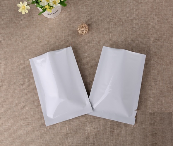 ถุงแบนฟอยล์ขาวเงา ซีล 3 ด้าน (เมทัลไลท์)