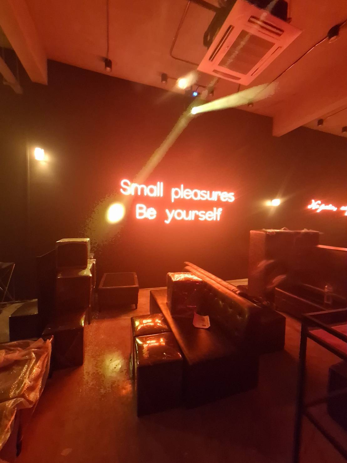 ป้ายไฟนีออนดัดledflex ป้ายไฟตกแต่งร้าน