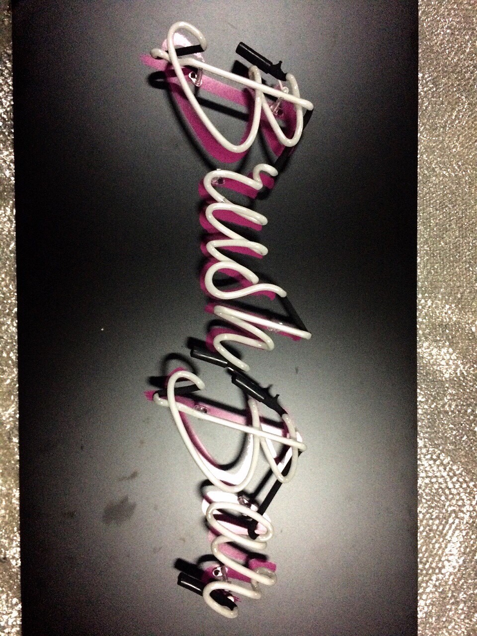 ป้ายไฟนีออนดัดตัวอักษร #BrushBar